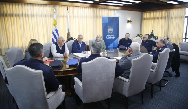 Reunión Antía, Negro y Abella: viviendas para familia policial, comisaría en realojo Kennedy y Centro de Videovigilancia