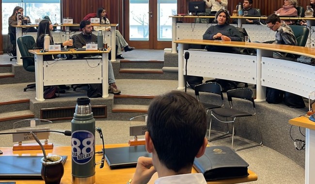 Juventudes de distintos partidos se reunieron en Maldonado para debatir sobre salud mental y adicciones