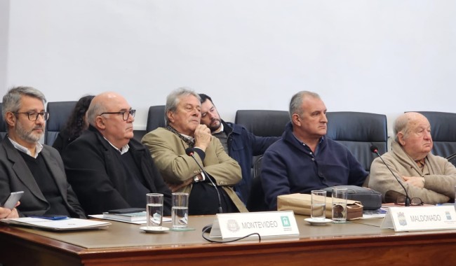 Antía y Abella participan en la última sesión plenaria del congreso de intendentes