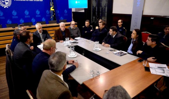 Autoridades del ministerio del Interior, AUF, Peñarol y Nacional definieron medidas para mejorar la seguridad