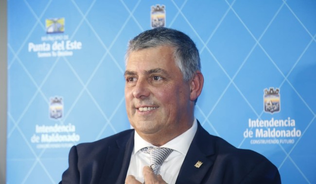 Caballal asumió por segunda vez como alcalde de Punta del Este y dijo que “el mejor discurso es una buena obra”