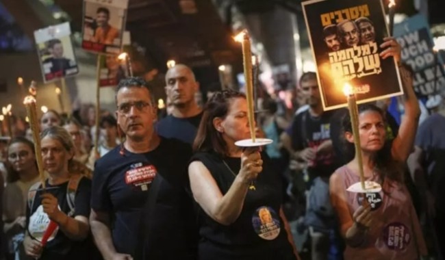 "Nos negamos a seguir sirviendo en esta guerra política de Netanyahu", miles de personas protestan en Israel por el plan de ocupación de la ciudad de Gaza