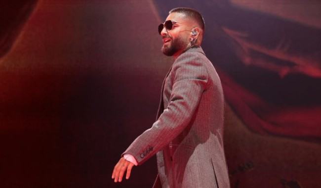 Maluma detiene su concierto en México y confronta a fan que llevó a su bebé: “Soy papá, es un acto de irresponsabilidad”