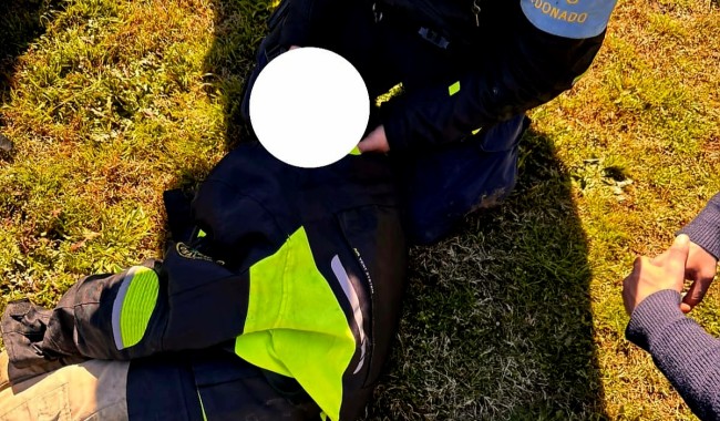 Policías y una estudiante de enfermería salvaron a un niño que sufrió ataque de epilepsia