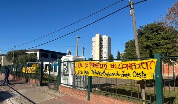Profesores del liceo Invernizzi siguen en conflicto y medida sindical sigue vigente