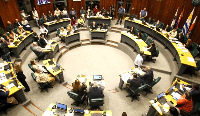 Junta aprobó anuencias solicitadas por la intendencia y habrá nueva línea de crédito y modificaciones tributarias