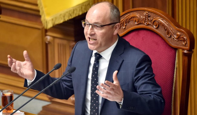 Ucrania: un expresidente del Parlamento fue asesinado, nuevos ataques masivos de Rusia
