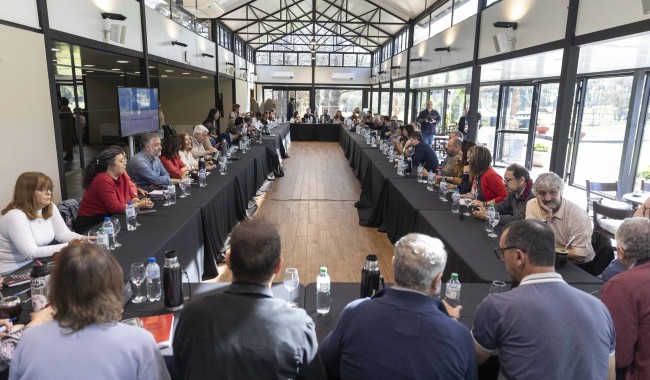 Presidente Orsi presentó Presupuesto Nacional a legisladores