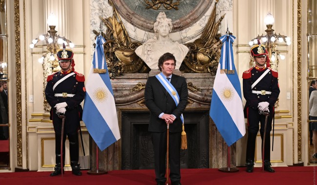Milei se juega la fuerza de su liderazgo en elecciones legislativas de medio término en Buenos Aires