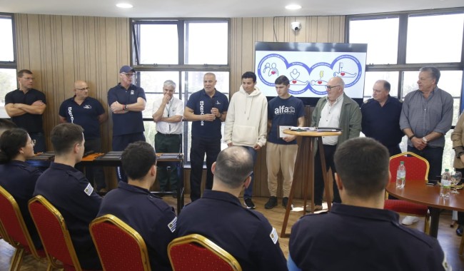 IDM reconoció a funcionarios que salvaron la vida a joven futbolista en Maldonado