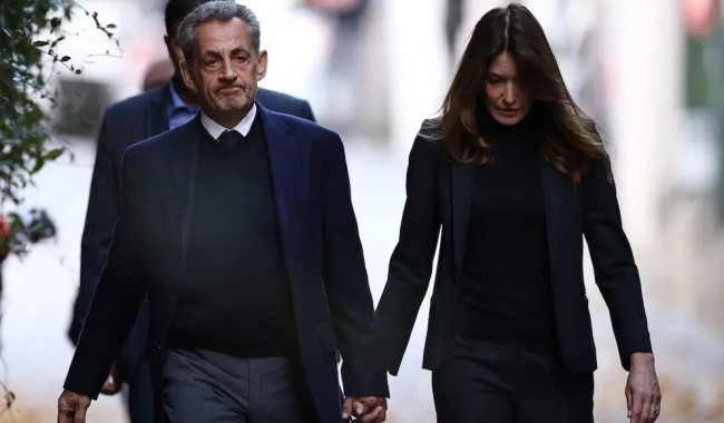 El expresidente de Francia Nicolas Sarkozy llega a prisión para cumplir su condena de cinco años