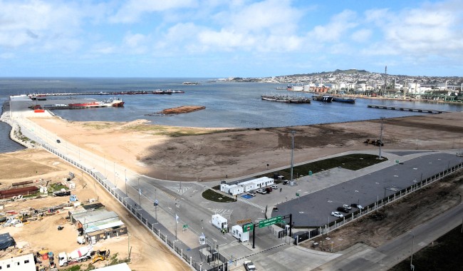 ANP adjudica concesión de dique flotante y área de reparaciones navales en el puerto de Montevideo