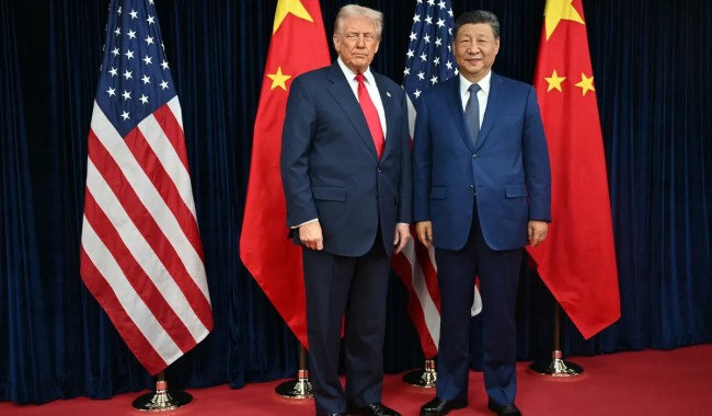 Trump reduce los aranceles a China y anuncia el fin del "bloqueo de tierras raras" tras su reunión con Xi Jinping