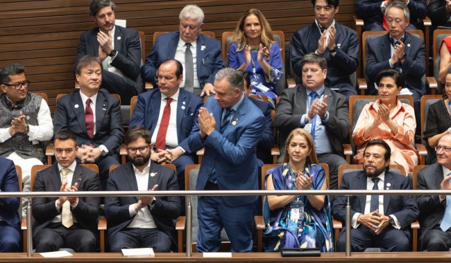 Presidente Yamandú Orsi asistió a la ceremonia de asunción de Rodrigo Paz como nuevo mandatario de Bolivia