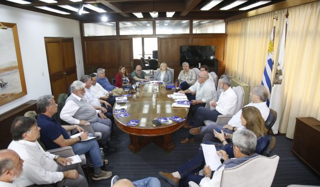 Abella instruyó a sus directores a "poner foco en la gestión" y anunció el comienzo de “Escuchamos”