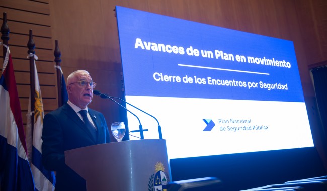 Uruguay avanza hacia "un nuevo modelo en seguridad pública": 92 propuestas para el plan nacional