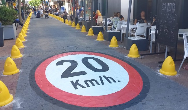 Damian Tort, municipio Maldonado, peatonal Sarandi, Miguel Abella