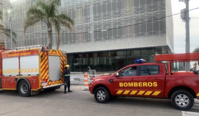Falsa alarma de bomba obligó a evacuar el World Trade Center en Montevideo y Punta del Este