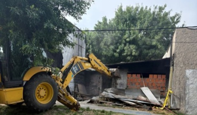 Refuerzan la seguridad en barrio San Martín con la demolición de una vivienda ligada a reiterados hechos delictivos