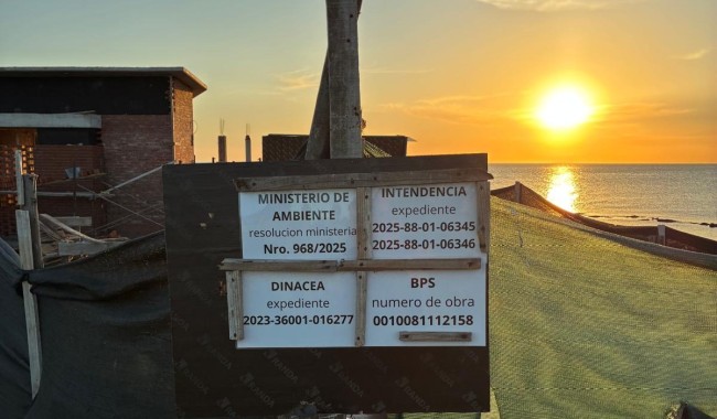 Playa Hermosa: Justicia frena el uso de predios en la costa y reaviva un viejo conflicto entre propiedad privada, ambiente y política