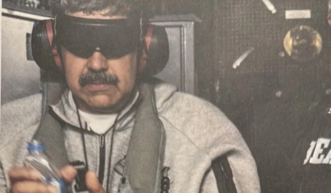Trump publica foto de Maduro esposado y con los ojos tapados a bordo de un buque de EE.UU.