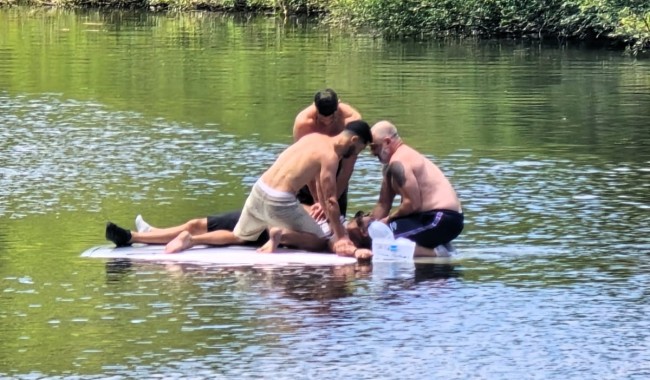 Guardavidas reanimaron a un hombre que se hundió con su camioneta en el arroyo San Carlos