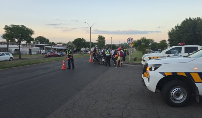 Intenso operativo policial en Maldonado permitió identificar más de 150 personas e incautar 20 motos