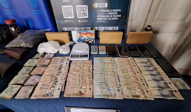 Operación Malvinas: un condenado y dos formalizados luego de intervención policial que permitió incautar armas, drogas y dinero