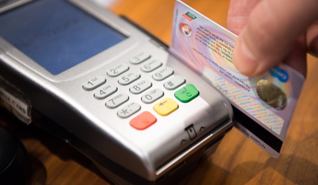 Seis detenidos en Maldonado por uso de tarjetas de crédito clonadas