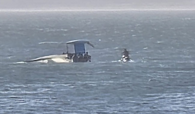 Rescate múltiple de un guardavidas evitó una tragedia en playa Mansa