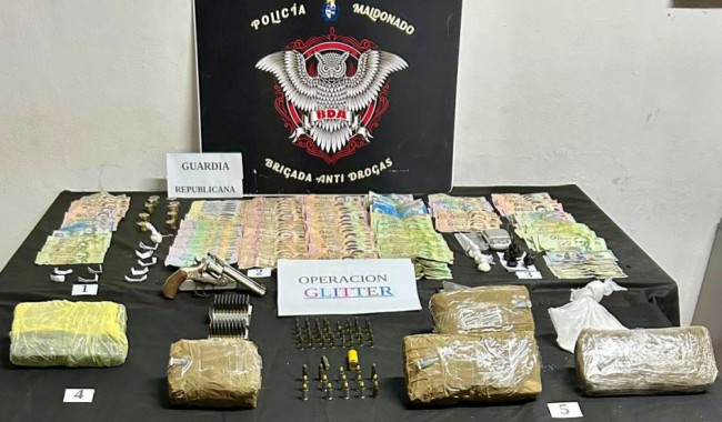 Operación “Glitter”: desarticulan bocas y puntos de acopio de drogas en Maldonado; cuatro condenados y 4,7 kg de cocaína incautados