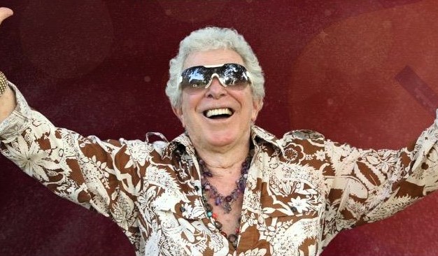 El vestuario de una leyenda entra en escena otra vez: Carlos Perciavalle subasta piezas icónicas de su historia teatral