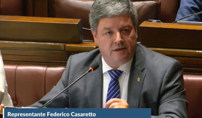 Investigadora por María Dolores: Casaretto dispara una batería de denuncias sobre sobreprecios, decisiones en 50 minutos y “homenajes con dinero del pueblo”