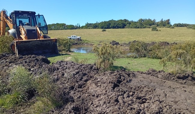 Comenzó la limpieza de aguadas en distintos establecimientos de Maldonado