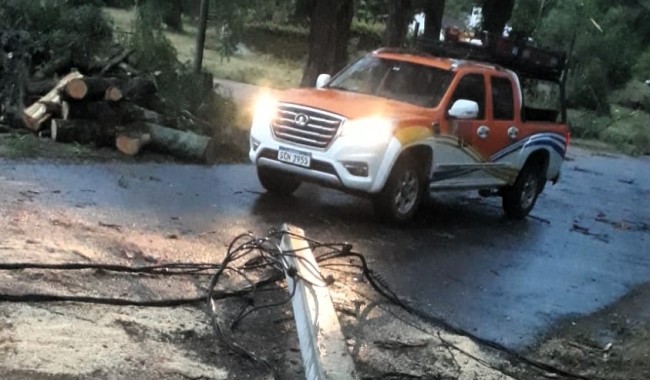 Bajan los cortes de luz, pero casi 4.000 hogares siguen sin servicio en Maldonado