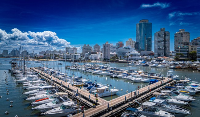 Maldonado recibió 877.000 turistas y USD 1.062 millones en 2025, pero el sector pierde rentabilidad