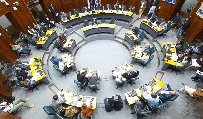 “¿Por qué cesaron a Curbelo?”: la pregunta atravesó el debate político en la Junta