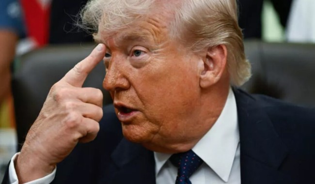 Trump dijo que destructores de Estados Unidos repelieron un ataque iraní en Ormuz y advirtió con una respuesta “mucho más violenta” si no hay acuerdo