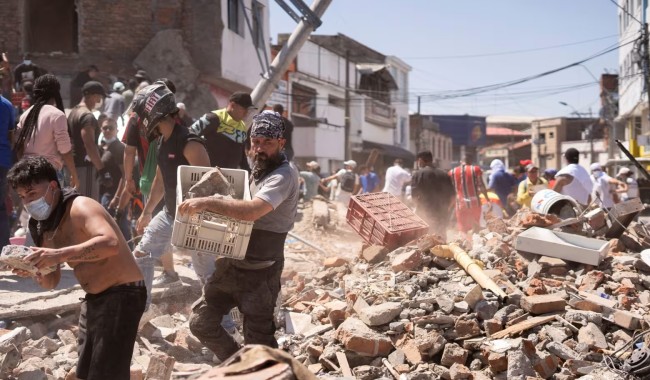 Terremoto de magnitud 7,4 sacude Colombia y deja más de un centenar de muertos