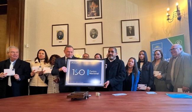 “Este sello tiene nombre y apellido”: la presentación que se transformó en homenaje a José Hualde