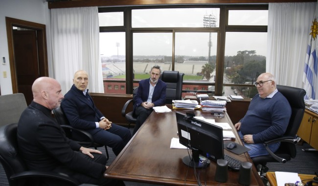 Cipriani comunicó al SUNCA que contratará otra empresa, pero luego no confirmó la salida de CRIBA: este martes se reúne con la constructora