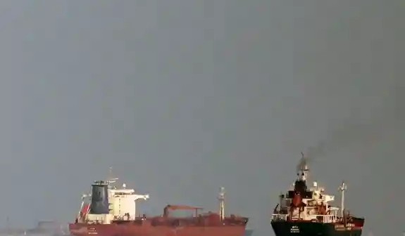 Irán: Ormuz seguirá cerrado si EEUU no responde a exigencias