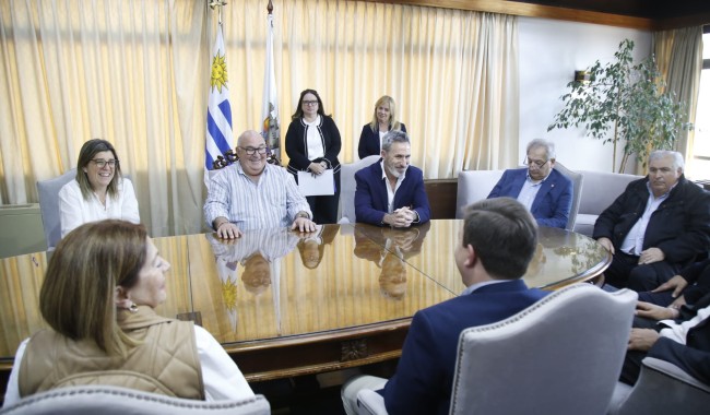 IDM y Vivienda acuerdan continuar intervenciones en asentamientos y buscan incorporar El Tizón y Benedetti