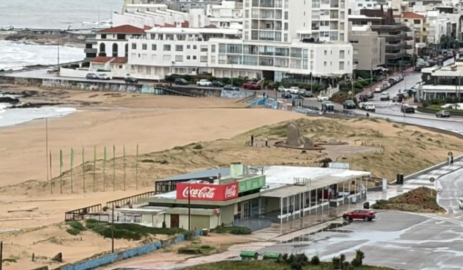 Cuatro empresas compiten por rehacer y explotar el parador de la Parada 1 de la Brava