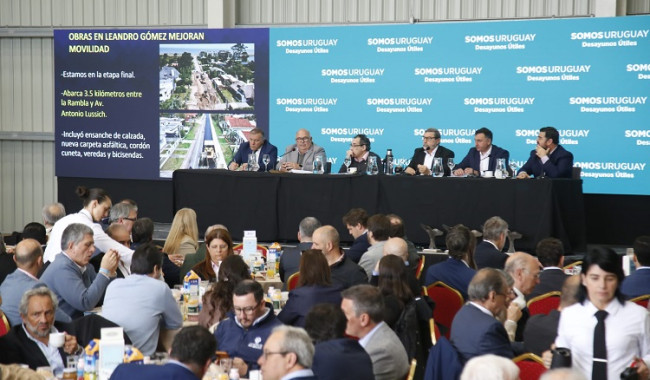 Abella presentó los preparativos para el verano, repasó las obras en marcha y fue cauto sobre la temporada