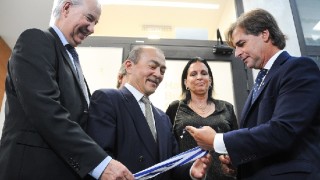 Lacalle Pou asistió a inauguración de Escuela de Negocios de Harvard en el LATU