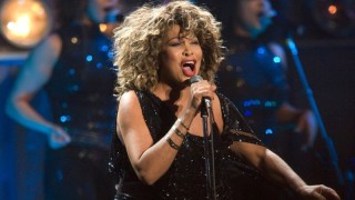Tina Turner: murió la leyenda del rock que superó un matrimonio abusivo para convertirse en una estrella global