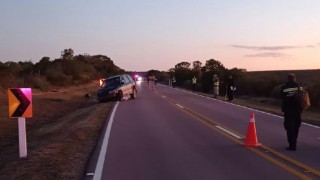 Conductor fallece al estrellarse su moto contra una camioneta en Ruta 39