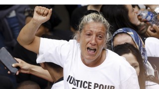 Nueva noche de protestas violentas en Francia pese al despliegue de 40.000 policías: hay 875 detenidos