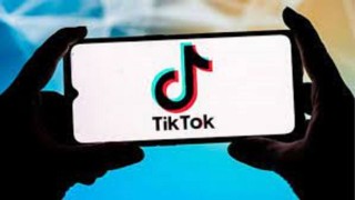 Peligroso reto de TikTok dejó a una adolescente sorda en Argentina